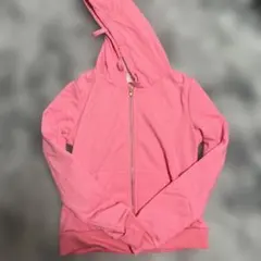 ピンクパーカー