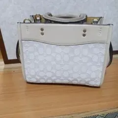 COACH　白　ベージュ模様入りショルダーバッグ