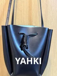 黒レザー トートバッグ ミントグリーン内装