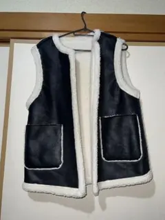 CLASSICAL ELFノースリーブベスト 黒と白のコンビネーション