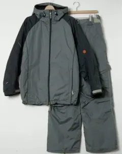 価格4万円●AIR TO GROUND A-SEVEN スキーウェア 上下セット