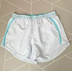 UNDER ARMOUR ホワイトショートパンツ　インナーパンツ付
