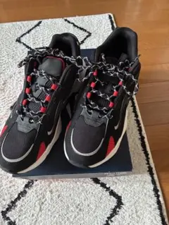 Reebok スニーカー ブラック/レッド