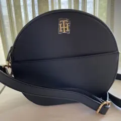 M&H様専用　トミーヒルフィガー　丸型　黒　クロスボディ　ショルダーバッグ