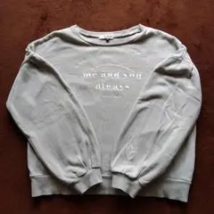ハート刺繍付き　グレー トレーナー