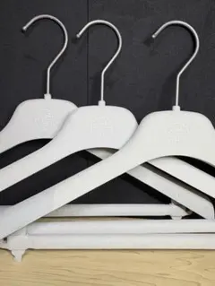 2025年最新】HERMES 衣類ハンガーの人気アイテム - メルカリ