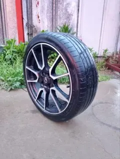 トヨタ G's 17インチ 純正アルミホイール タイヤ付き 1本のサムネイル