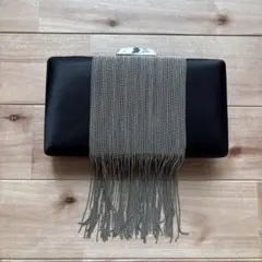 フリンジ付きブラッククラッチバッグ