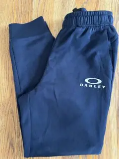 Oakley ネイビー 長ズボン　ジャージ　パンツ　150