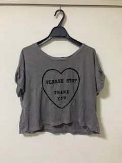 グレー ハートプリント ショート丈　Tシャツ