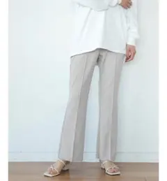 アパートバイローリーズ　リブパンツ　フレアパンツ