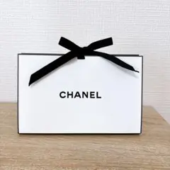 CHANEL ギフトボックス 中型 ホワイト