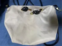 ヴィオラドーロ BIANCA ノットハンドルナイロントートS サイズ