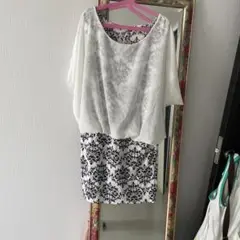 ホワイトとブラックの柄チュニック
