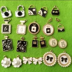 No.869オシャレチャーム【14個】エナメル　香水瓶　バッグ　リボン