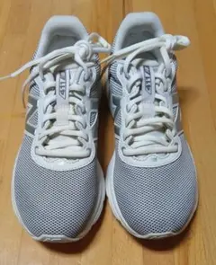 New Balance 411 スニーカー ホワイト サイズ 25.0cmのサムネイル