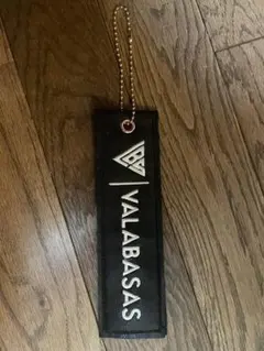 VALABASAS ブラック レザー調 スタッズ パンツ - メルカリ