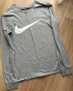 美品Nike グレー 長袖