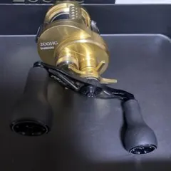 21カルカッタコンクエスト200HG (15オシコンPG純正ハンドル付)極美品 シマノ（SHIMANO） 21カルカッタコンクエスト 200HG（右ハンドル