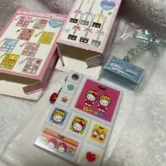 タイルシール風ミニミラー（キティ）デニムペンポーチ風ストラップ（シナモロール）