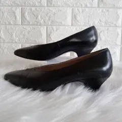 YVES SAINT LAURENT パンプス　341/2  22cmのサムネイル