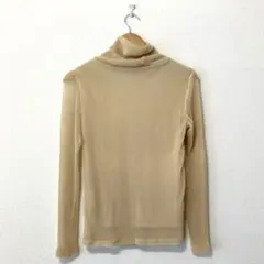 ☆レディース　ベージュ タートルネック リブニット