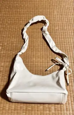 ショルダーバッグ 白色