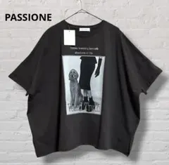 新品未使用 パシオーネ 半袖Tシャツ ドッグプリント チャコールグレー 38のサムネイル