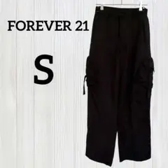 FOREVER 21 ブラック カーゴパンツ【S】ジッパーポケット カジュアル