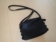 ショルダーバッグ　黒色ブラック　合成皮革　美品