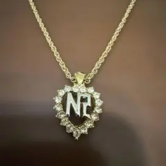 Nina Ricci ハート型ペンダント ゴールド ネックレス