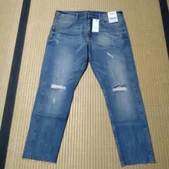 ダメージ加工ブルーデニムパンツ