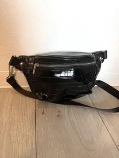 黒 クロコダイル風 ボディバッグ