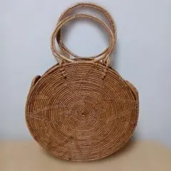 籐製円形かごバッグ