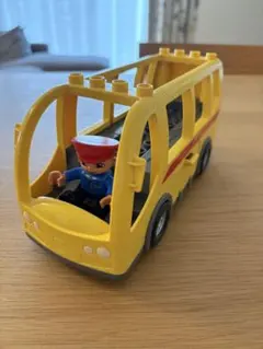 レゴ　デュプロ　ブロック　黄色いバス （運転手付き）