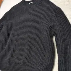 ブラック ニットセーター クルーネック