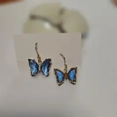 青色蝶デザイン ピアス(両耳用)