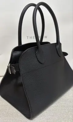 THE ROW マルゴー10 美品であるためお値下げ不可です。 THE ROW マルゴー10 サドルレザー - メルカリ