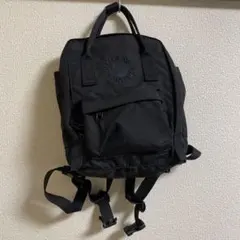 ブラックナイロンリュック