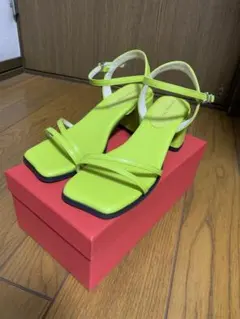 ストラップサンダル　グリーン