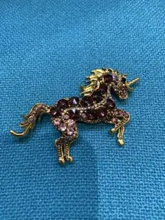す*ん様 ブローチ ユニコーン 馬 キラキラのストーンのブローチ レトロ ヴィン
