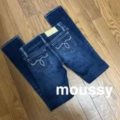 送料無料　美品美脚人気moussyマウジーホワイトステッチスキニーデニムジーンズ