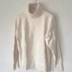 UNIQLO スフレヤーンニット 白