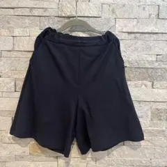 黒のゴムウエストショートパンツ（130cm）