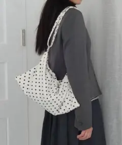 fekete フェケテ　ドット柄　ショルダーバッグ