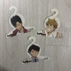 及川ハンガー　Tシャツ LONG SLEEVED TEE。 シンプルなデザインにさりげないアクセント