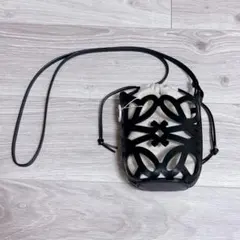 ★☆★LOEWE★アナグラムカットアウトショルダーバッグ★☆★のサムネイル