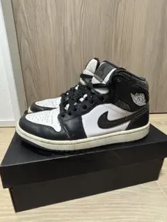 Nike Air Jordan 1 ミッドパンダエレファント白/黒