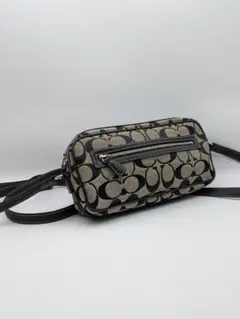 COACH シグネチャー ショルダーバッグのサムネイル