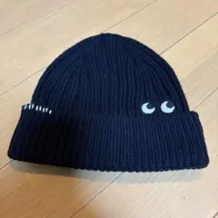 ANYA HINDMARCH UNIQLOニット帽 ネイビー 目刺繍